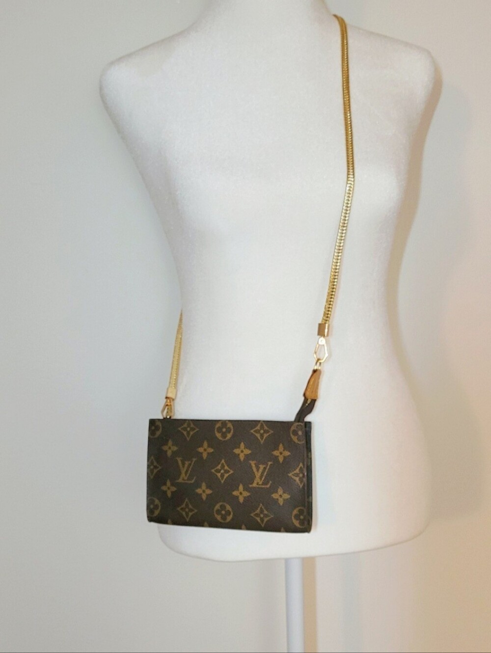 Authentic Louis Vuitton Brown Monogram Pouch - Picture 11 of 15